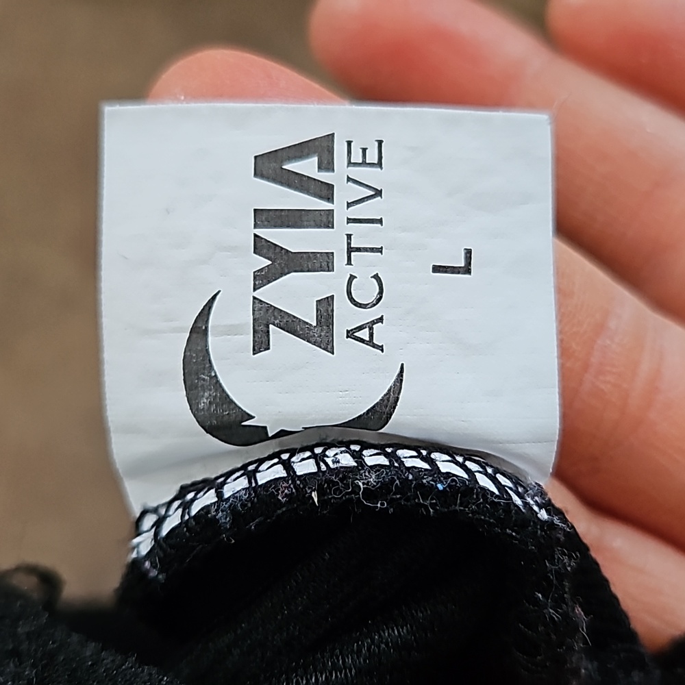 Zyia Pullover - Picture 3 of 4